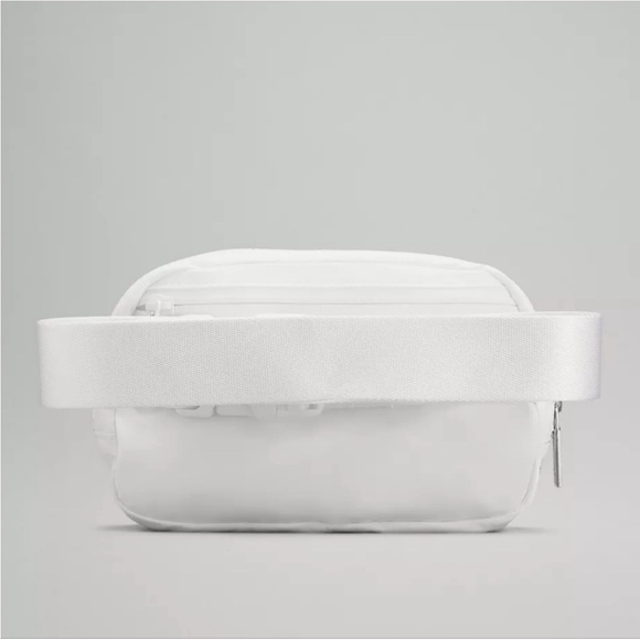 White Lululemon Belt Bag - Picture 2 of 6